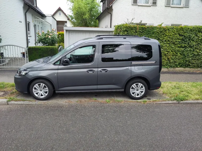 Volkswagen Caddy 2.0 TDI Comfortline: Прагматичный выбор для семьи и дела